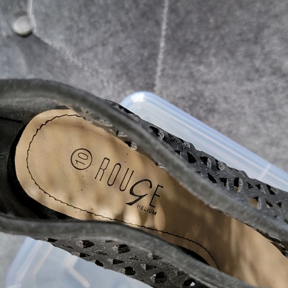 Black lace heeled booties size 10 Rouge Helium - Picture 3 of 4